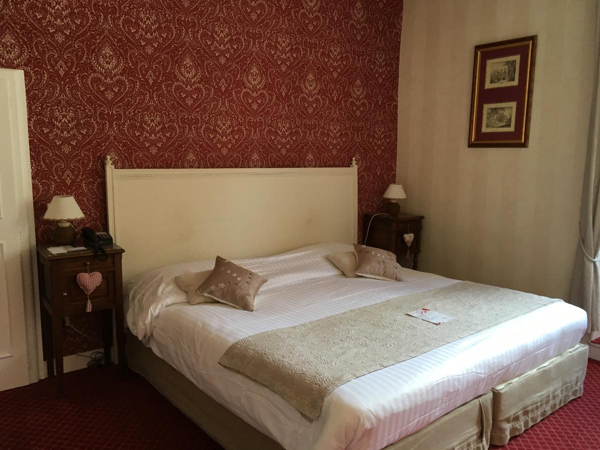 La Roseraie Hotel Restaurant มงทิญญัก ภายนอก รูปภาพ